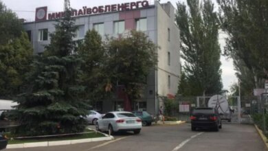 Конфликт «Николаевоблэнерго» 8 октября: на предприятии - опергруппа, въезд и вход заблокирован. Видео | Корабелов.ИНФО image 3