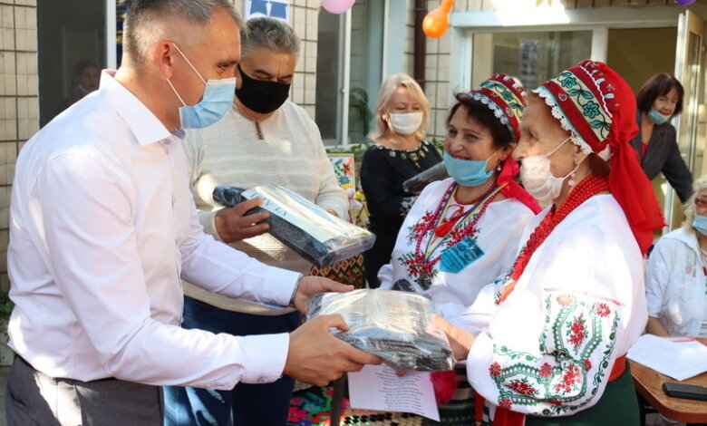 Админресурс в действии: Сенкевич "пошел по бабкам", агитируя за свою партию | Корабелов.ИНФО image 4