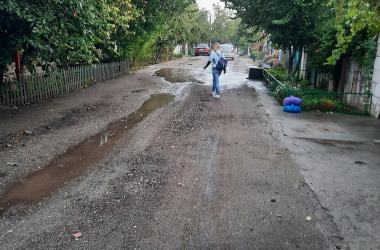 "В центре города плиткой по второму кругу все укладывают, а в Широкой Балке - ямы выше колена", - николаевцы | Корабелов.ИНФО image 3