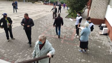 В Корабельном районе «Слуги народа» зафиксировали подвоз избирателей | Корабелов.ИНФО