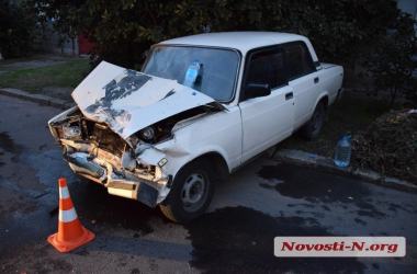 В Николаеве лоб в лоб столкнулись «БМВ» и «Жигули» - пострадали водитель и 9-летний ребенок | Корабелов.ИНФО image 1