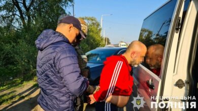 В Витовском районе задержали двух разбойников, нападавших на дома (видео) | Корабелов.ИНФО