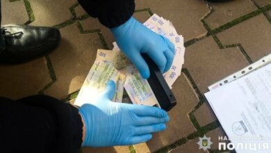 В Николаеве на взятке в 10 тысяч гривен задержали инспектора облэнерго (видео) | Корабелов.ИНФО