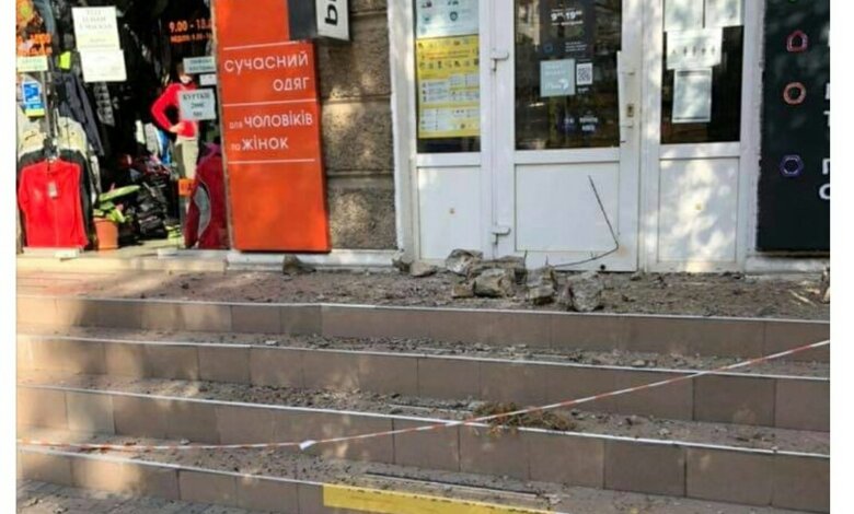 Куски по 20 кг: в Николаеве обвалился незаконно построенный балкон | Корабелов.ИНФО