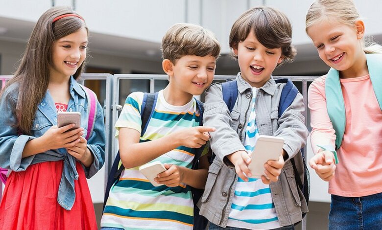 В Украине хотят запретить школьникам и учителям пользоваться телефонами | Корабелов.ИНФО