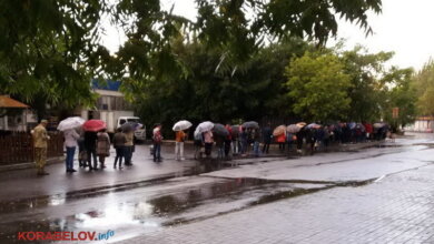 Жители Корабельного боятся "дыхания смерти" в очередях на остановках | Корабелов.ИНФО image 2