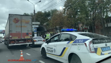 Очередное ДТП в Корабельном: "фура" притерла "Ланос" на проспекте Богоявленском | Корабелов.ИНФО