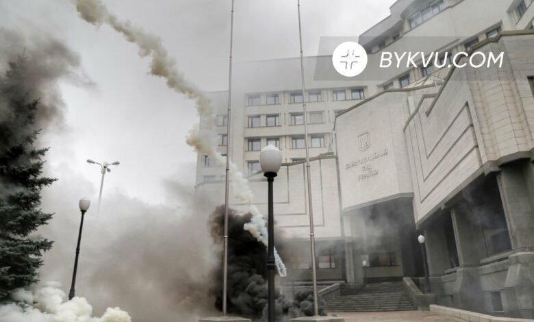 Суд і закон: як Зеленський повторює шлях Єльцина | Корабелов.ИНФО