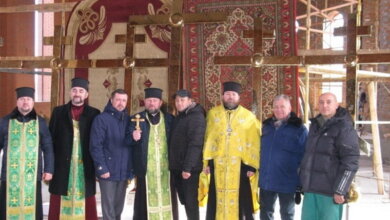 До освячення накупольних хрестів храму долучився голова Корабельного району | Корабелов.ИНФО image 1