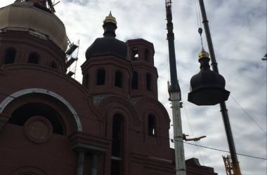 До освячення накупольних хрестів храму долучився голова Корабельного району | Корабелов.ИНФО image 16