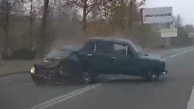 Видео утреннего ДТП в Корабельном районе, в котором пострадали трое | Корабелов.ИНФО