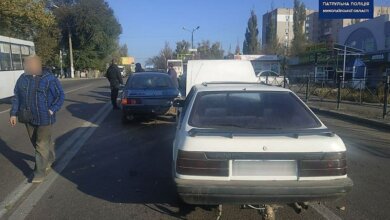 На проспекте Богоявленском водитель Mazda спровоцировал тройное ДТП | Корабелов.ИНФО image 1