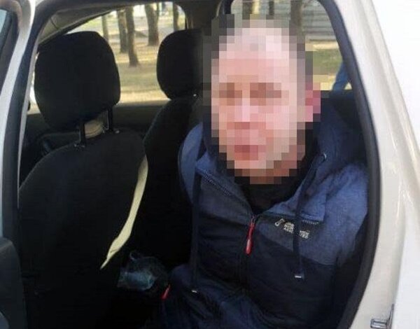 "Був поганий настрій": у відповідь на прохання одягнути маску, миколаївець розбив вітрину магазину | Корабелов.ИНФО image 1