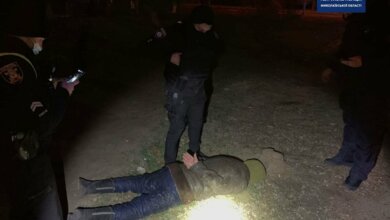 Патрульные Андрей и Дарья в Николаеве задержали вооруженного разбойника | Корабелов.ИНФО