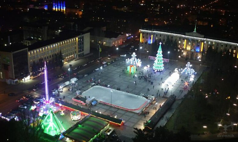 В День святого Николая на Соборную вышли сотни николаевцев – карантин соблюдают не все | Корабелов.ИНФО image 2