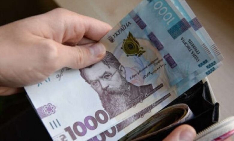 Украинцы стали зарабатывать больше: у кого выросли зарплаты | Корабелов.ИНФО