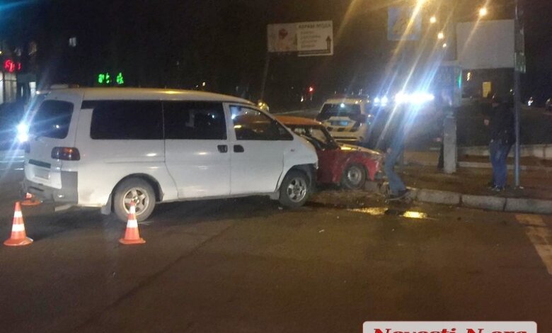 На проспекте Богоявленском столкнулись ВАЗ и Mitsubishi | Корабелов.ИНФО image 2