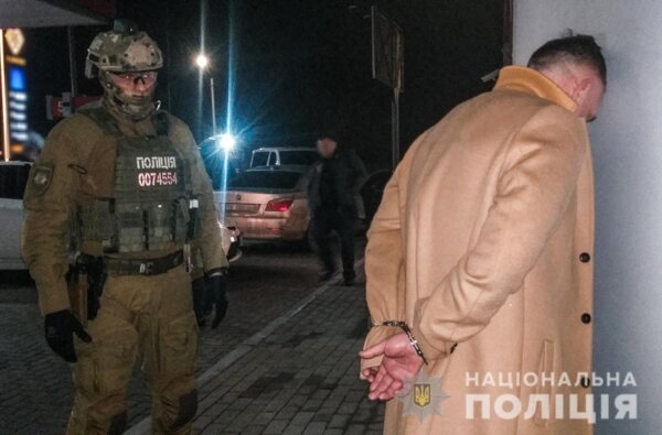 Требовали $47 тысяч: подробности задержания банды вымогателей на АЗС в Николаеве. Видео | Корабелов.ИНФО image 1