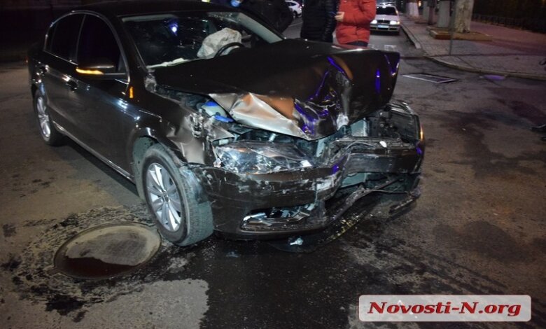 В Николаеве «Фольксваген» врезался в «Рено» — трое пострадавших | Корабелов.ИНФО image 1