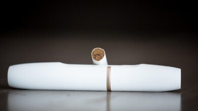 Рада ввела штрафы за продажу электронных сигарет несовершеннолетним | Корабелов.ИНФО