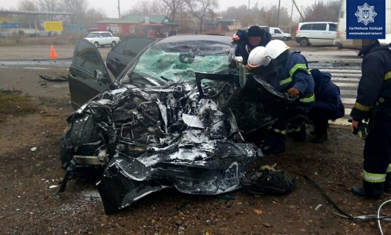 На трассе «Николаев-Одесса» лоб в лоб столкнулись фура и «Мерседес»: погибли два человека | Корабелов.ИНФО