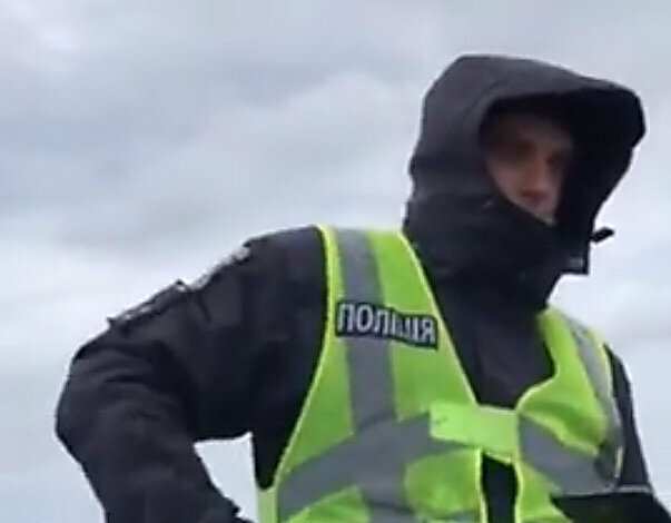Конфликт на дороге: Николаевские патрульные пожелали водителю «перевернуться в кювет» (видео) | Корабелов.ИНФО