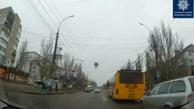 Патрульні в Миколаєві супроводили до лікарні авто з дитиною, якій була необхідна операція (Відео) | Корабелов.ИНФО