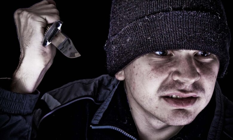 Шокер против ножа: ночью в Николаеве женщина спаслась от нападения разбойника | Корабелов.ИНФО image 2