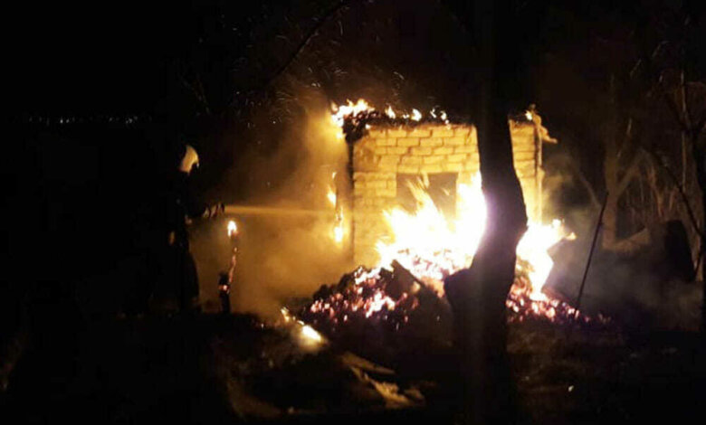 В садово-виноградном обществе Витовского района горела баня | Корабелов.ИНФО