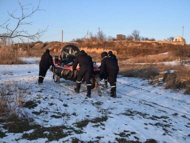 Спасатели, используя "Торнадо", пытались помочь лебедям | Корабелов.ИНФО image 3