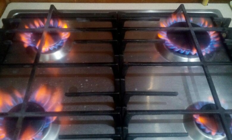 Николаевцы жалуются на оранжевый цвет газа. ВИДЕО | Корабелов.ИНФО