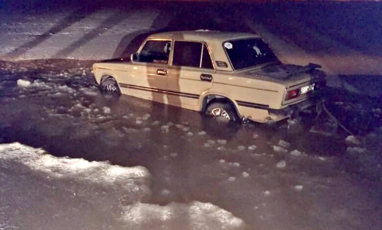 В Николаеве ВАЗ провалился под лед на реке | Корабелов.ИНФО