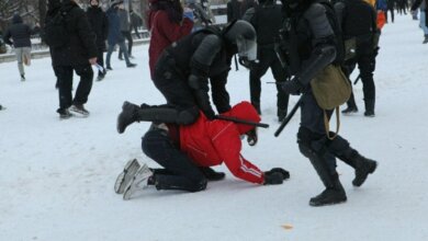Масштабные акции протеста в России: силовики избивают мирных митингующих. Видео 18+ | Корабелов.ИНФО image 1