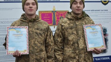 В Николаеве солдаты спасли девушку, которая во время морозов повредила ногу и потеряла сознание | Корабелов.ИНФО