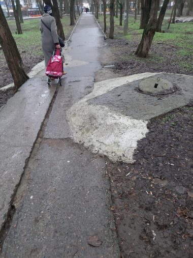 Становится только хуже: жители Корабельного района возмущены состоянием местного сквера | Корабелов.ИНФО image 2