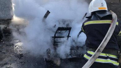 В Корабельном районе горел каркас автомобиля | Корабелов.ИНФО