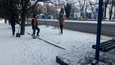 Адміністрація Корабельного району рапортує про розчищення зупинок від снігу | Корабелов.ИНФО image 1