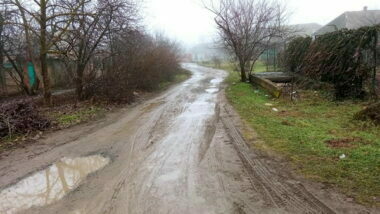 "Є вулиці, де його не було 50 років, тобто ніколи", - жители Корабельного об отсутствии асфальта на дорогах | Корабелов.ИНФО image 2