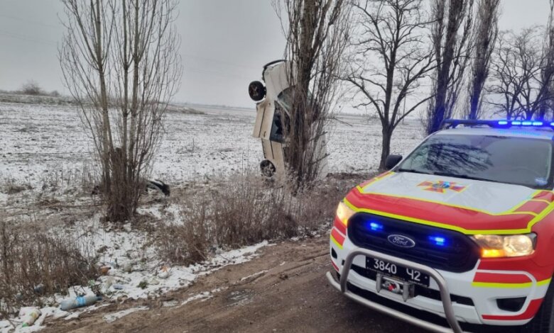 В Витовском районе «Фольксваген» перевернулся и «стал» на задний бампер. ФОТО | Корабелов.ИНФО