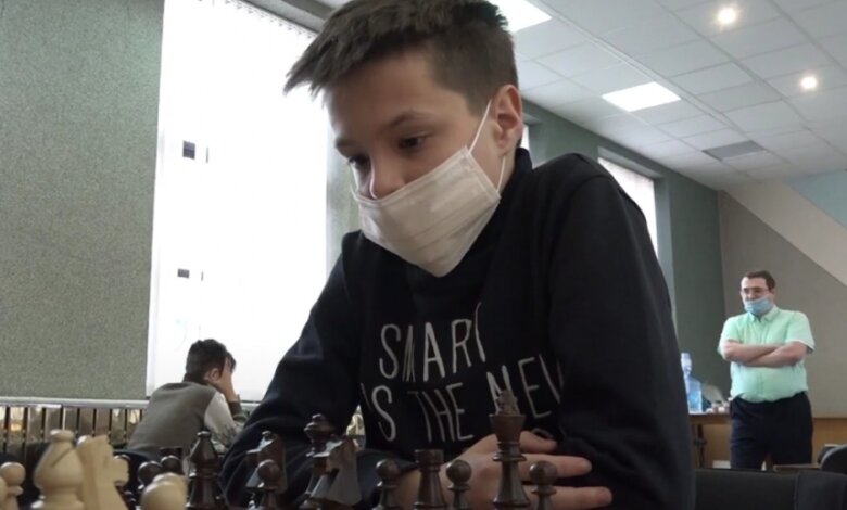 Лучшие шахматисты области разделили между собой 20 000 гривен (видео) | Корабелов.ИНФО