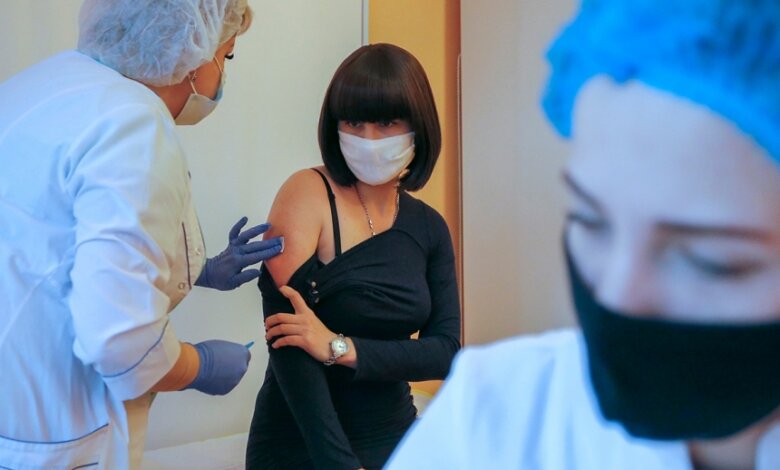 До конца года все желающие смогут вакцинироваться, - премьер-министр Украины | Корабелов.ИНФО