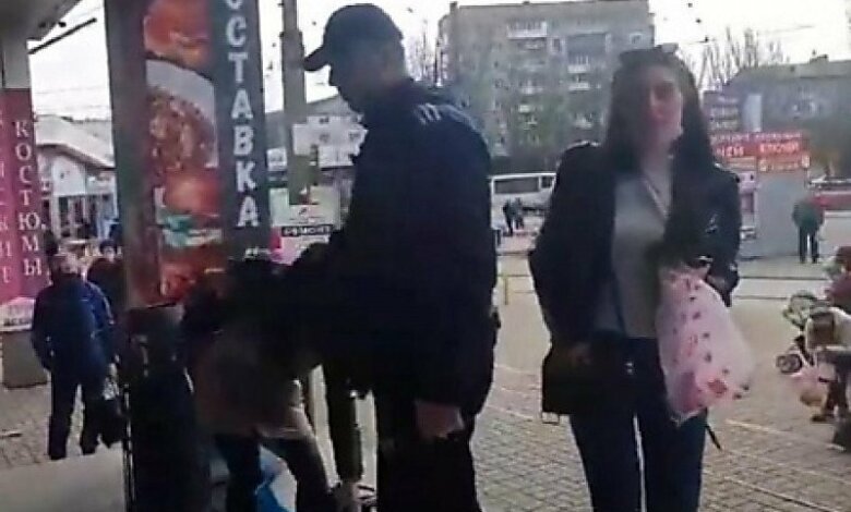 В николаевском супермаркете покупатель распылил газ из баллончика в лицо охраннику. Видео | Корабелов.ИНФО