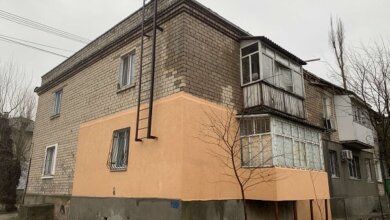 Заявки писались неоднократно: «Мисто для людей» за год так и не отремонтировало крышу дома в Корабельном районе | Корабелов.ИНФО image 1