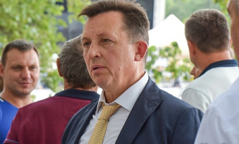 Мэр Очакова из «Слуги народа» выдвинул секретарем горсовета представителя «ОПЗЖ», готовящей импичмент Зеленскому | Корабелов.ИНФО