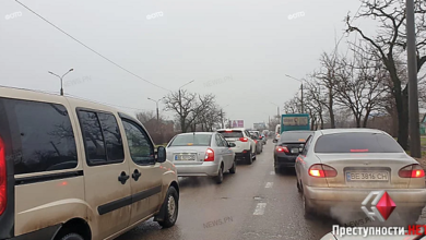 Мелкое ДТП на Широкобальском мосту привело к 4-километровой пробке на проспекте Богоявленском | Корабелов.ИНФО image 1