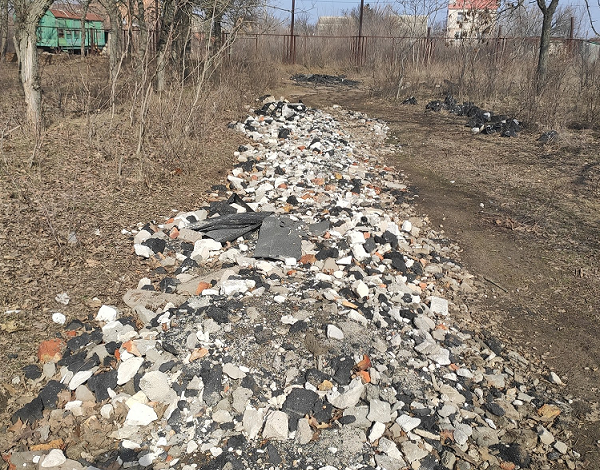 Парк в Корабельном районе начали засыпать строительным мусором | Корабелов.ИНФО image 3