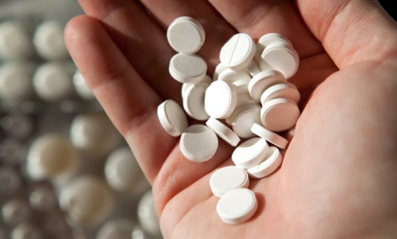 Насмотрелись видео в TikTok: На Киевщине две подружки наглотались таблеток, одна девочка умерла | Корабелов.ИНФО