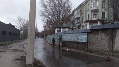 Почти 20 лет в Николаеве возле дома стоял незаконный забор – за ним скрывалась каменная стена | Корабелов.ИНФО image 3