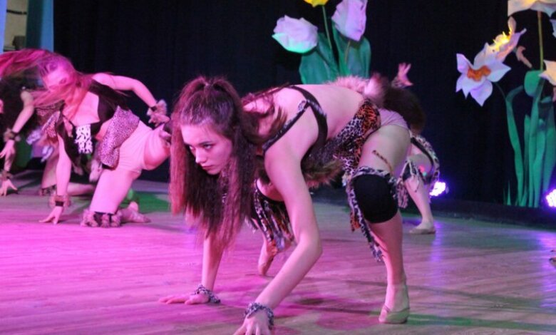 Ярко, зажигательно, интересно и красиво прошел концерт в честь женщин Корабельного района | Корабелов.ИНФО image 3