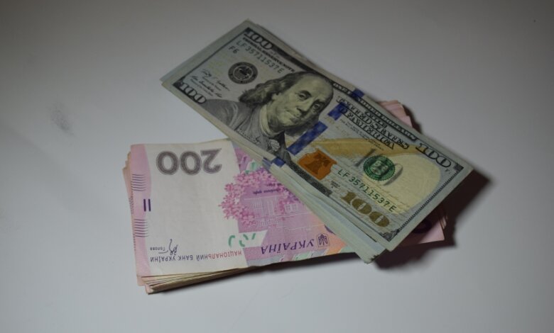 Аферисты выманили у жительниц Николаева 223 000 гривен и 1200 долларов | Корабелов.ИНФО